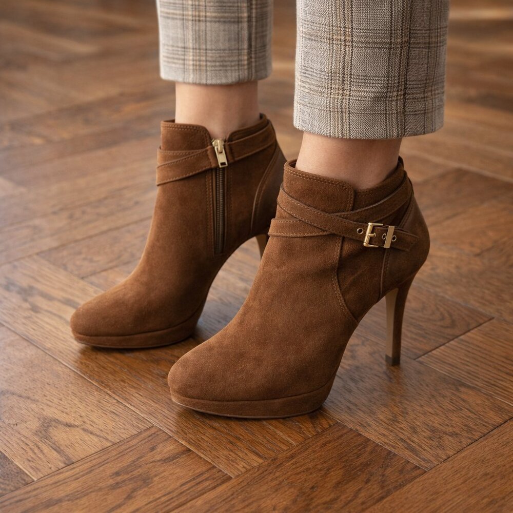 Elevated! White House Black Market Cadie Brown Suede Boots — Size 7